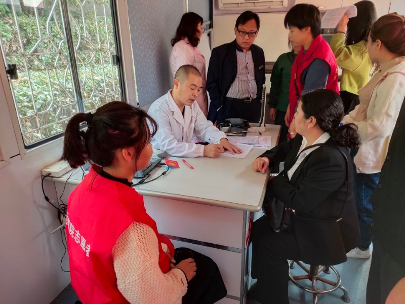 三献志愿者新闻稿3.jpg