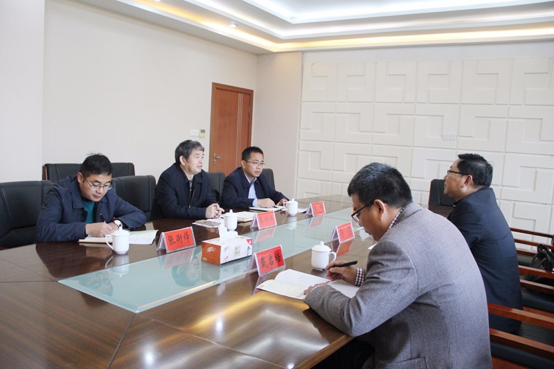 1与江苏农牧科技职业学院座谈.JPG