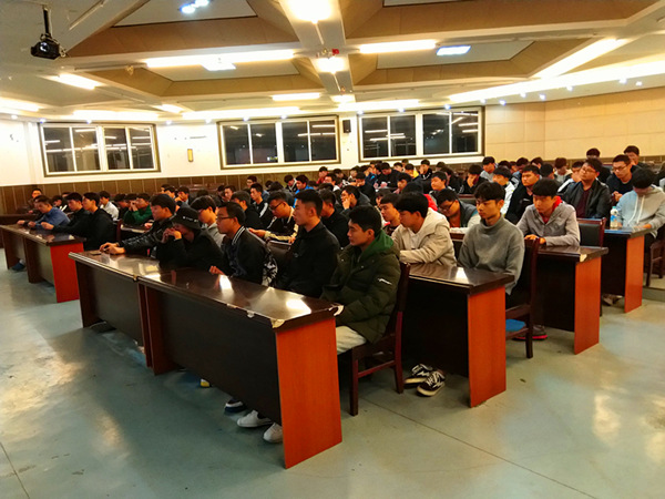 20181126文明养成教育2_副本_58907.jpg