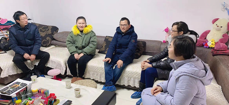 1611558507916949.jpg 20210122走访慰问党日.jpg